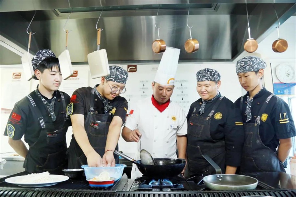 年前报名，年后就可以开店创业，开拓新天地！