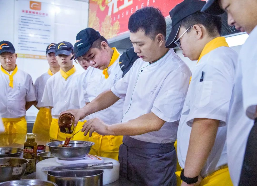 中考失利别放弃，2023年职校生优势多多